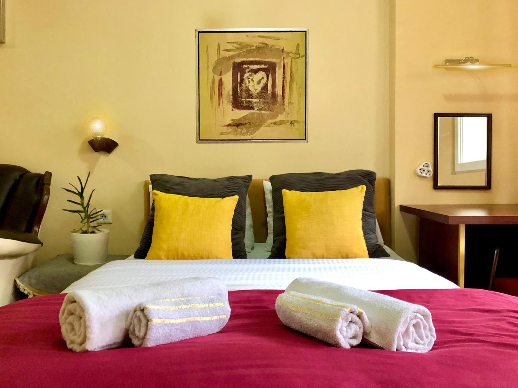 Urban Boutique Hotel Prishtinë Luaran gambar